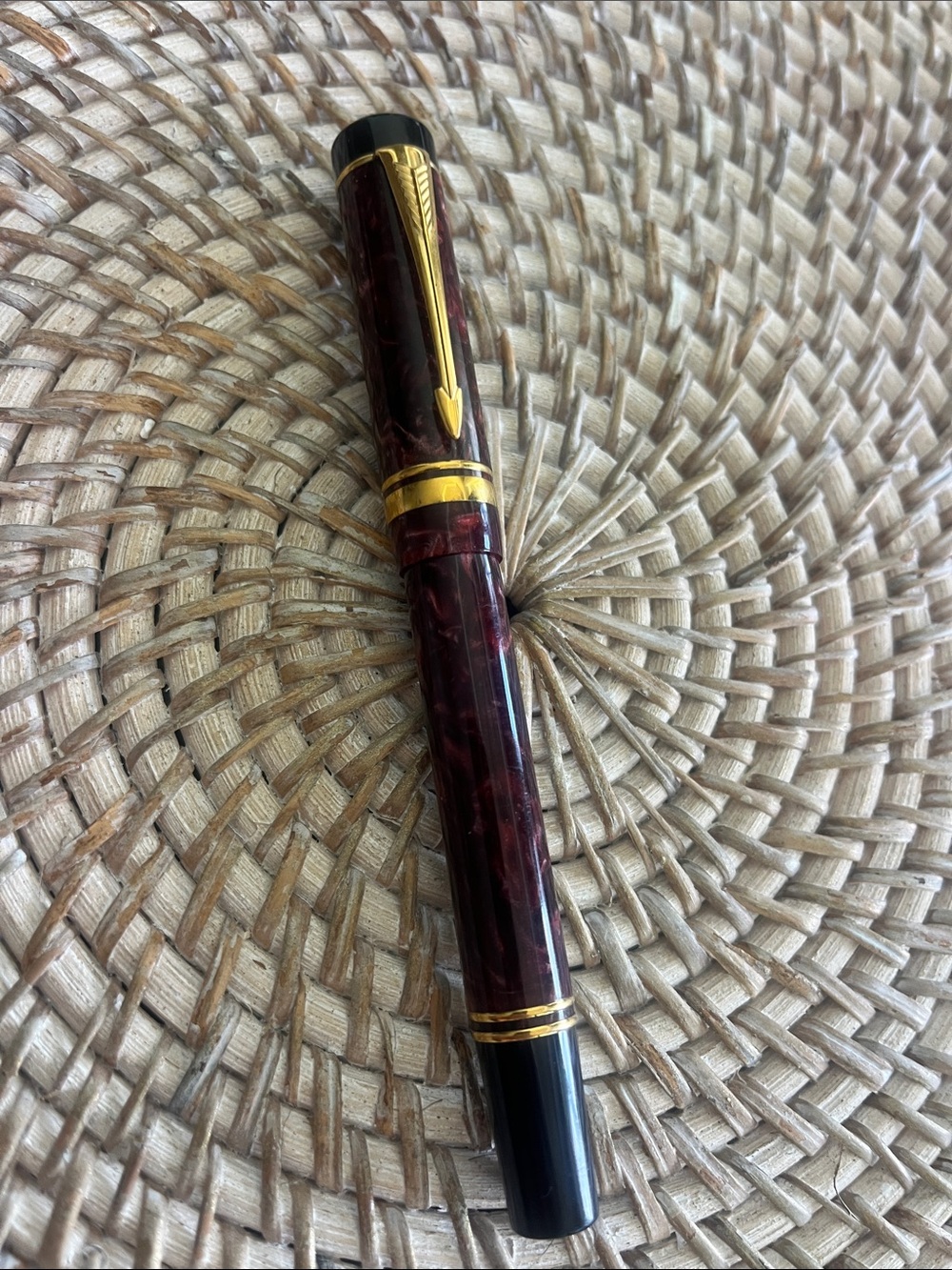 EUC Parker Duofold International Rubin red marbled ball point pen 18k gold nib